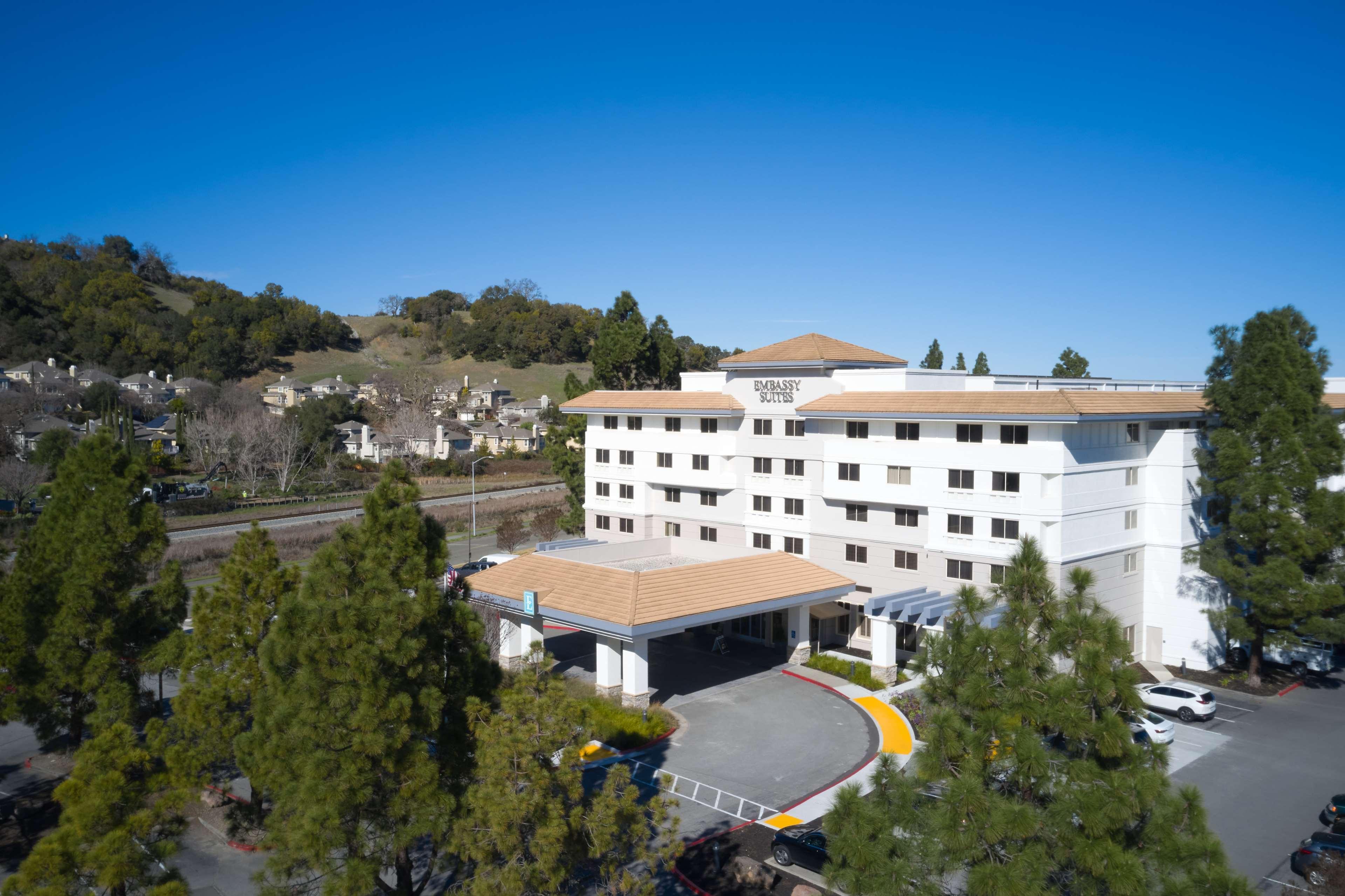 Embassy Suites By Hilton San Rafael Marin County Exterior foto